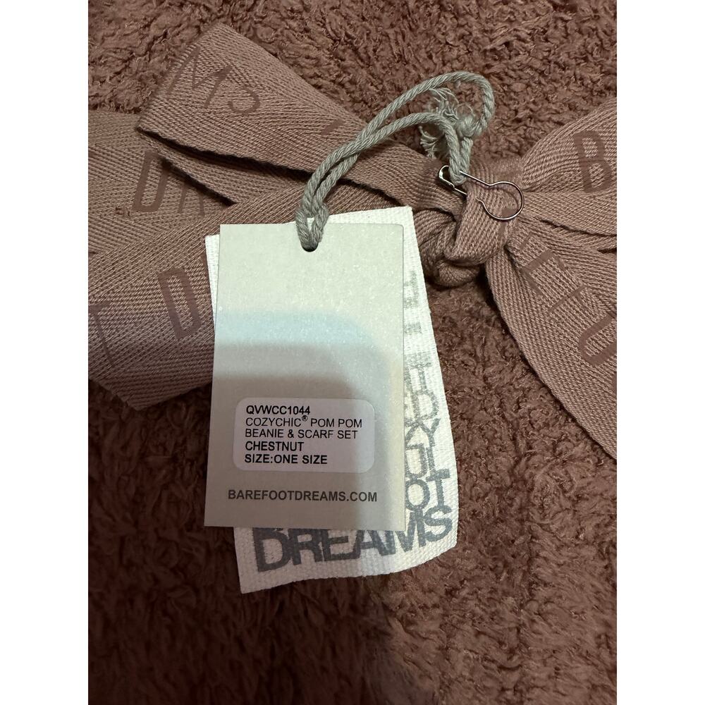 Barefoot Dreams Chestnut Beanie and scarf set